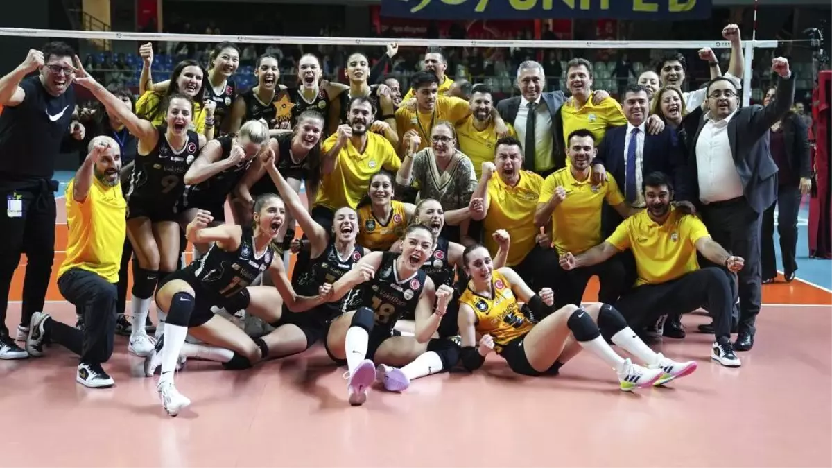 VakıfBank Şampiyonlar Ligi'nde Final Arıyor