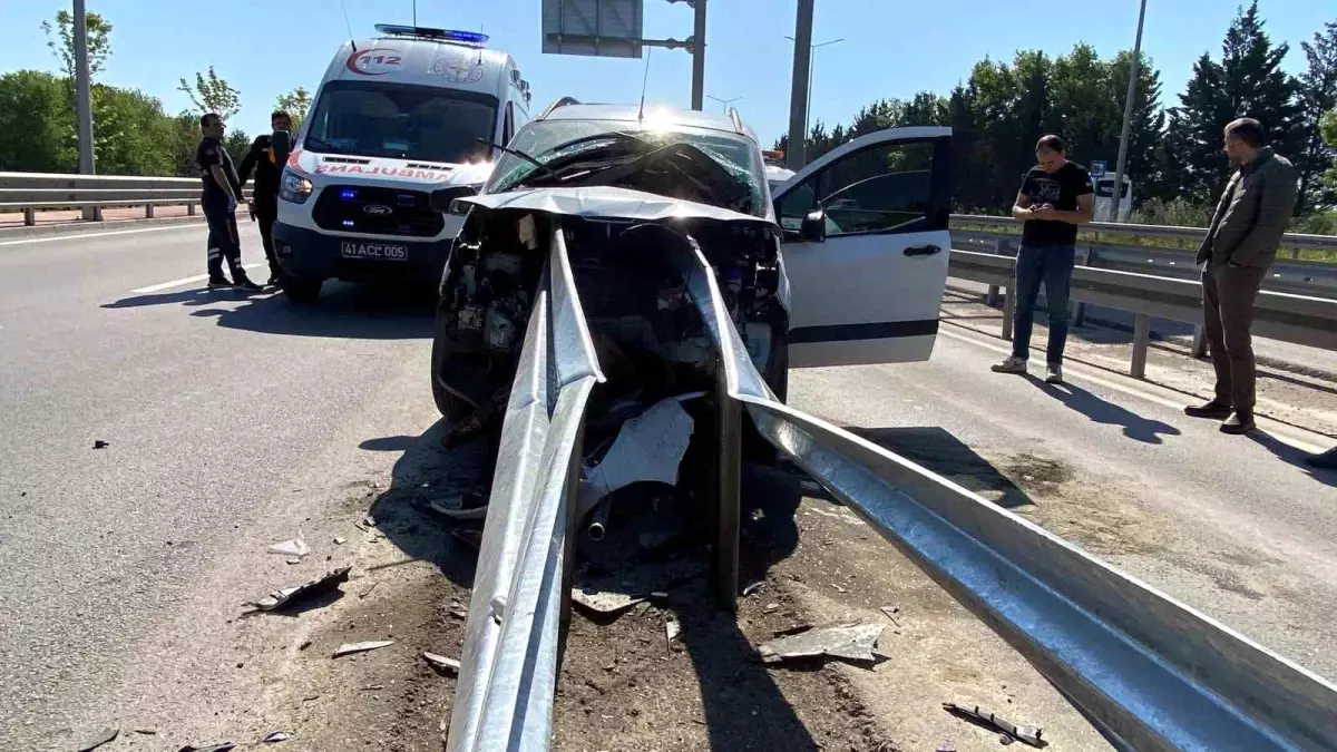 Kartepe'de Kaza: Sürücü Yaralandı