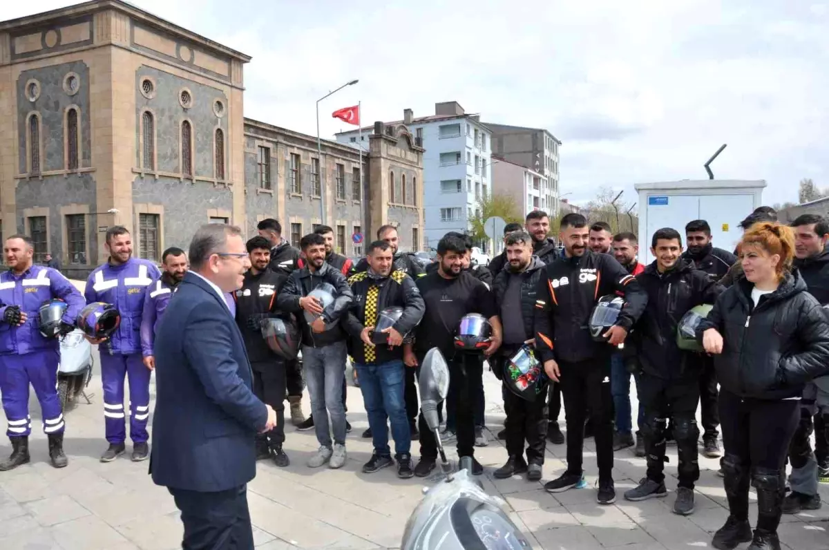 Kars'ta Güvenli Motosiklet Eğitimi