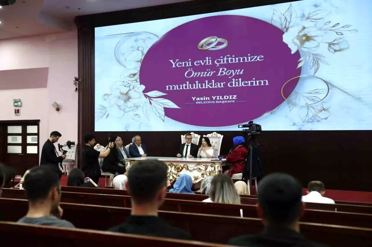 Bağcılar'da 05.05.2025'te Evlenmek İçin Sıraya Giren Çiftler Akın Etti