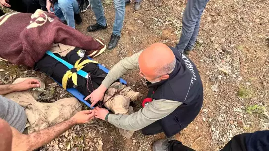 Elazığ'da Uçurumdan Düşen Vatandaş İtfaiye Ekipleri Tarafından Kurtarıldı