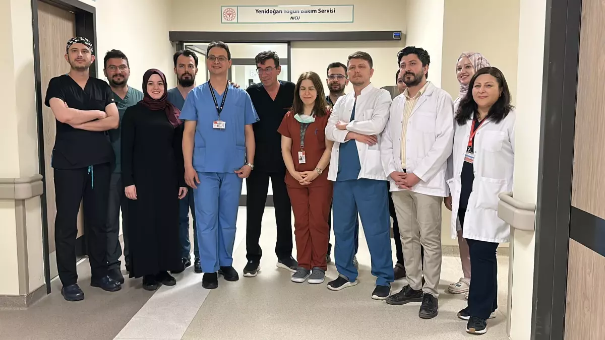 Kütahya'da Bebekten 445 Gram Tümör Alındı