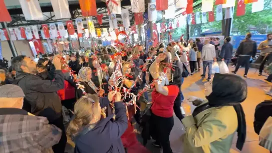 Avcılar'da Renkli Hıdırellez Kutlaması