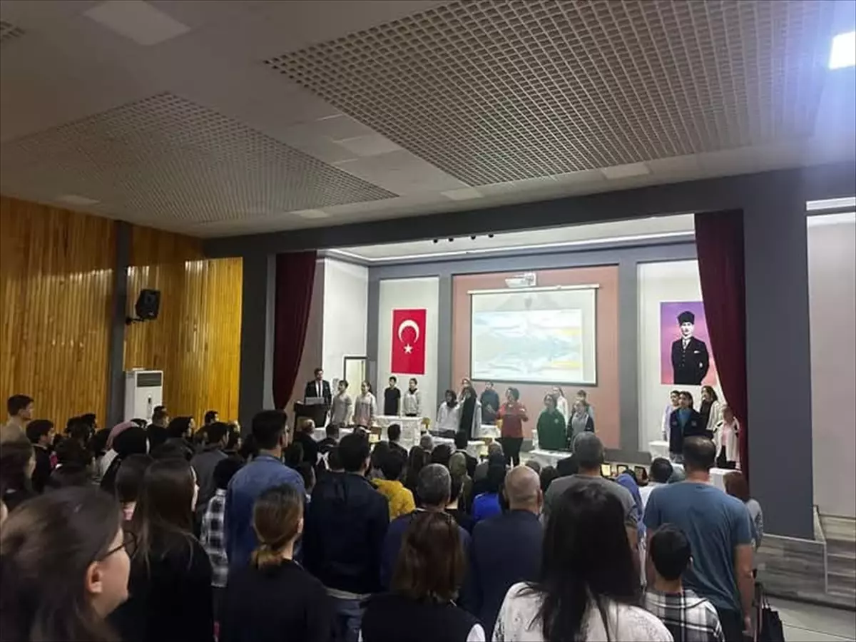 Orhaneli'de Bilgi Yarışması Yapıldı