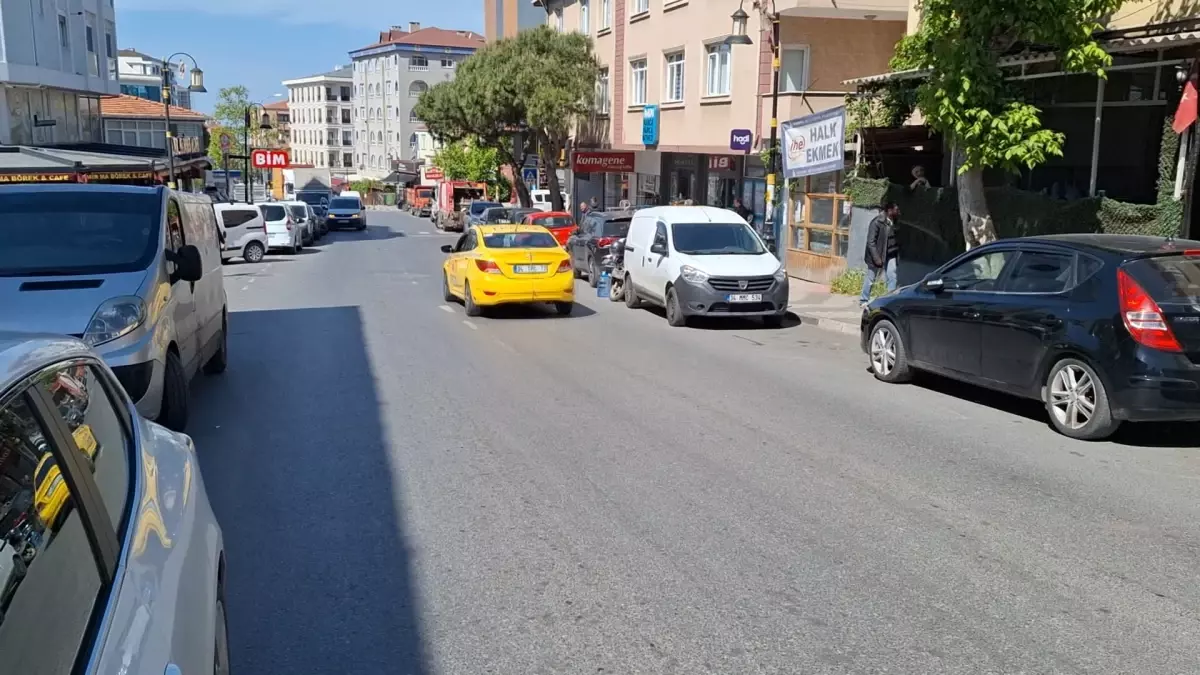 Maltepe'de yaya otomobile çarptı