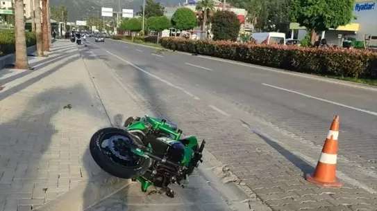 Marmaris'te Motosiklet Kazası: 12 Yaşındaki Çocuk Hayatını Kaybetti