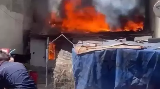 Avcılar'da Gecekonduda Yangın