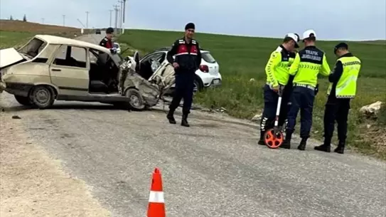 Aksaray'da Trafik Kazası: 1 Ölü, 2 Yaralı