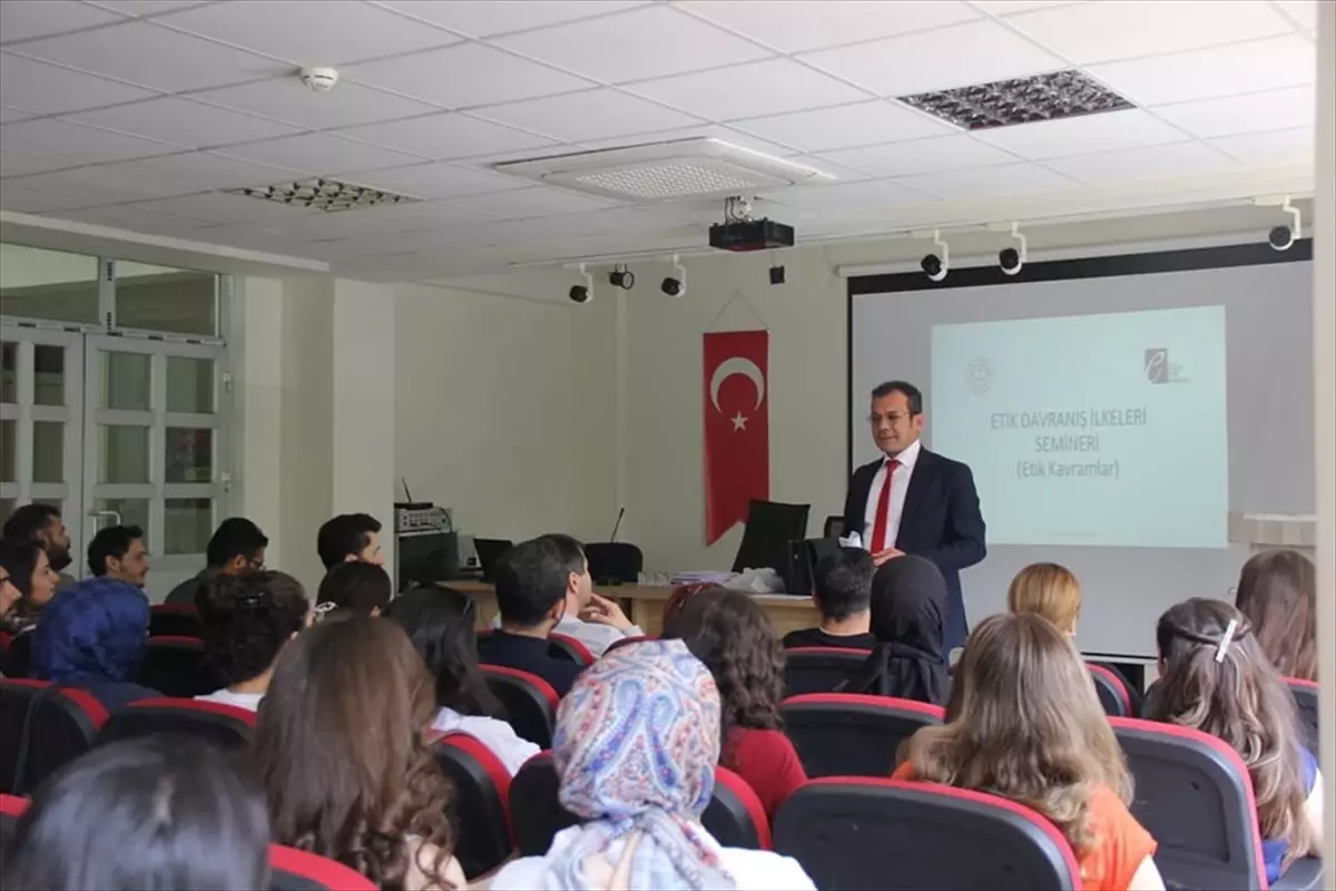 Cizre'de Öğretmenlere Etik Semineri