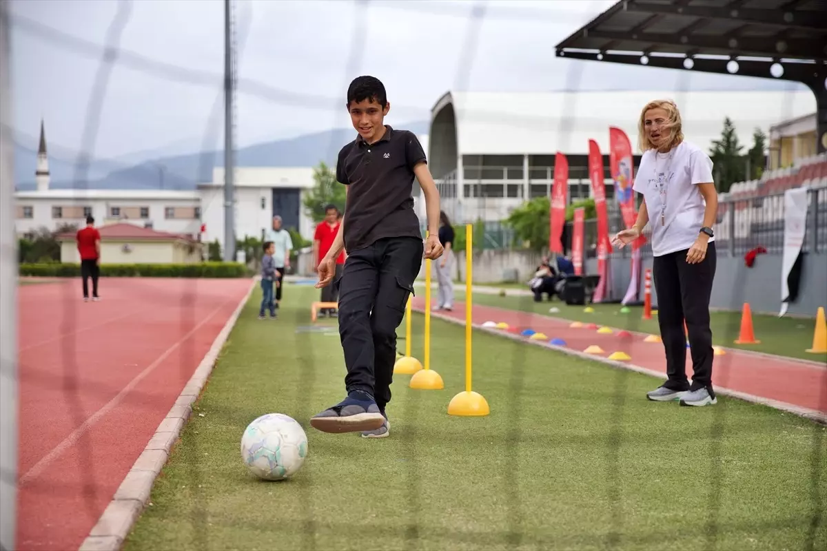 Depremzede Çocuklara Spor Terapisi