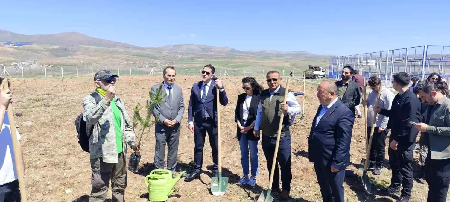 Pınarbaşı'nda 2 Bin 500 Fidan Dikildi