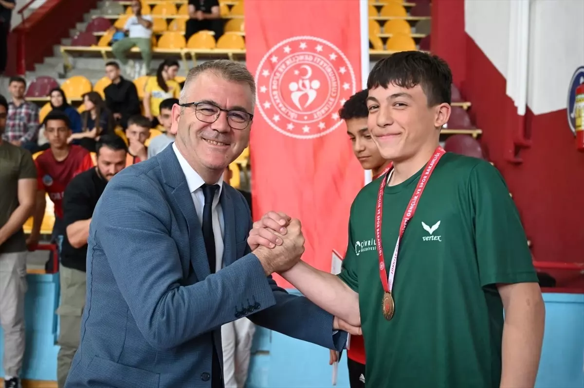 Seydişehir'de Bilek Güreşi Müsabakaları