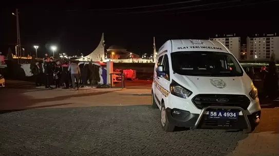 Sivas'ta Kardeşler Bıçaklandı