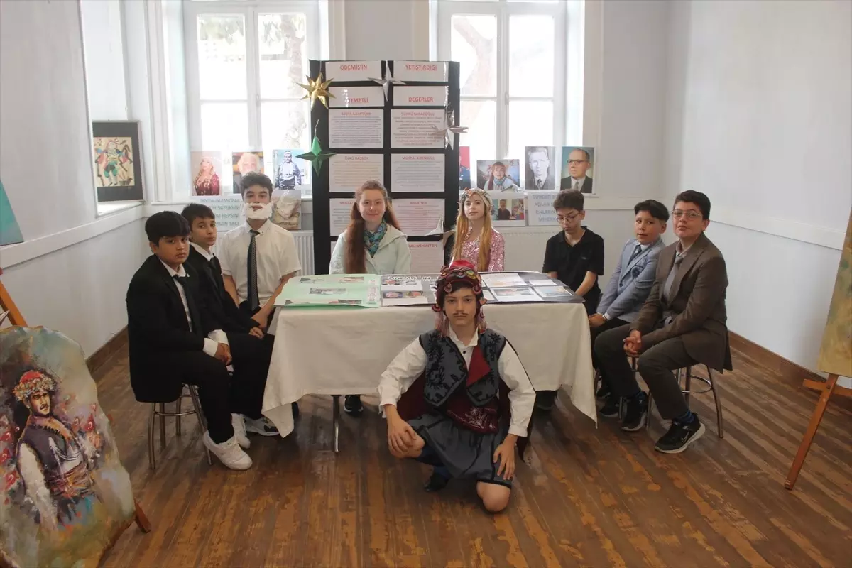 Ödemiş'te Bilim Fuarı Düzenlendi