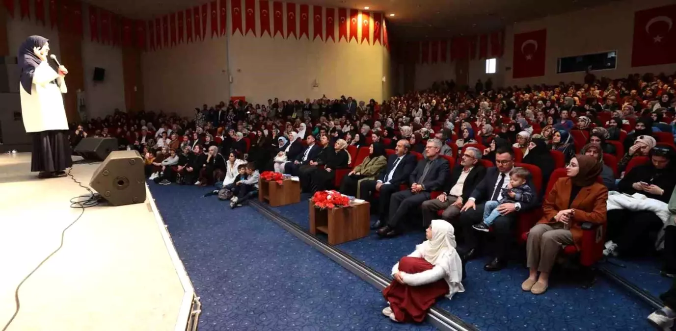 Erzurum'da 'Ailede Rol Dağılımı ve Sorumluluklar' Söyleşisi Yoğun İlgi Gördü
