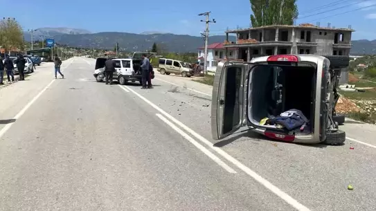 Muğla'da Trafik Kazası: 5 Yaralı