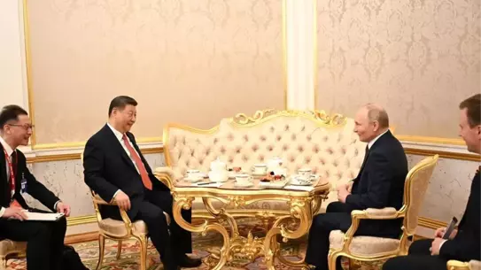 Xi ve Putin'den Stratejik İş Birliği Vurgusu