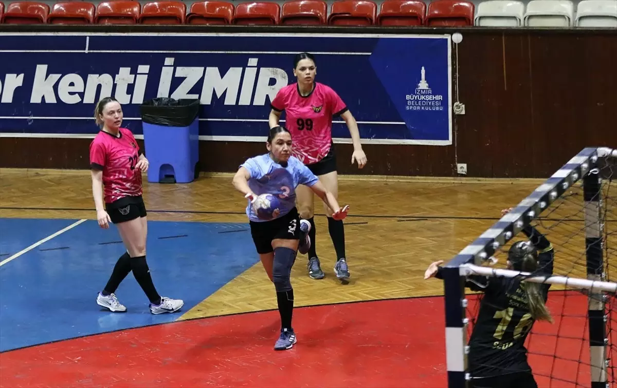 İzmir B. Belediyespor, Yenimahalle'yi Yendi
