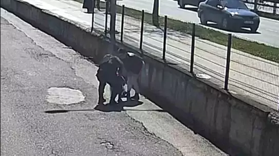 Jandarma, Çocuğu Heimlich Manevrası ile Kurtardı