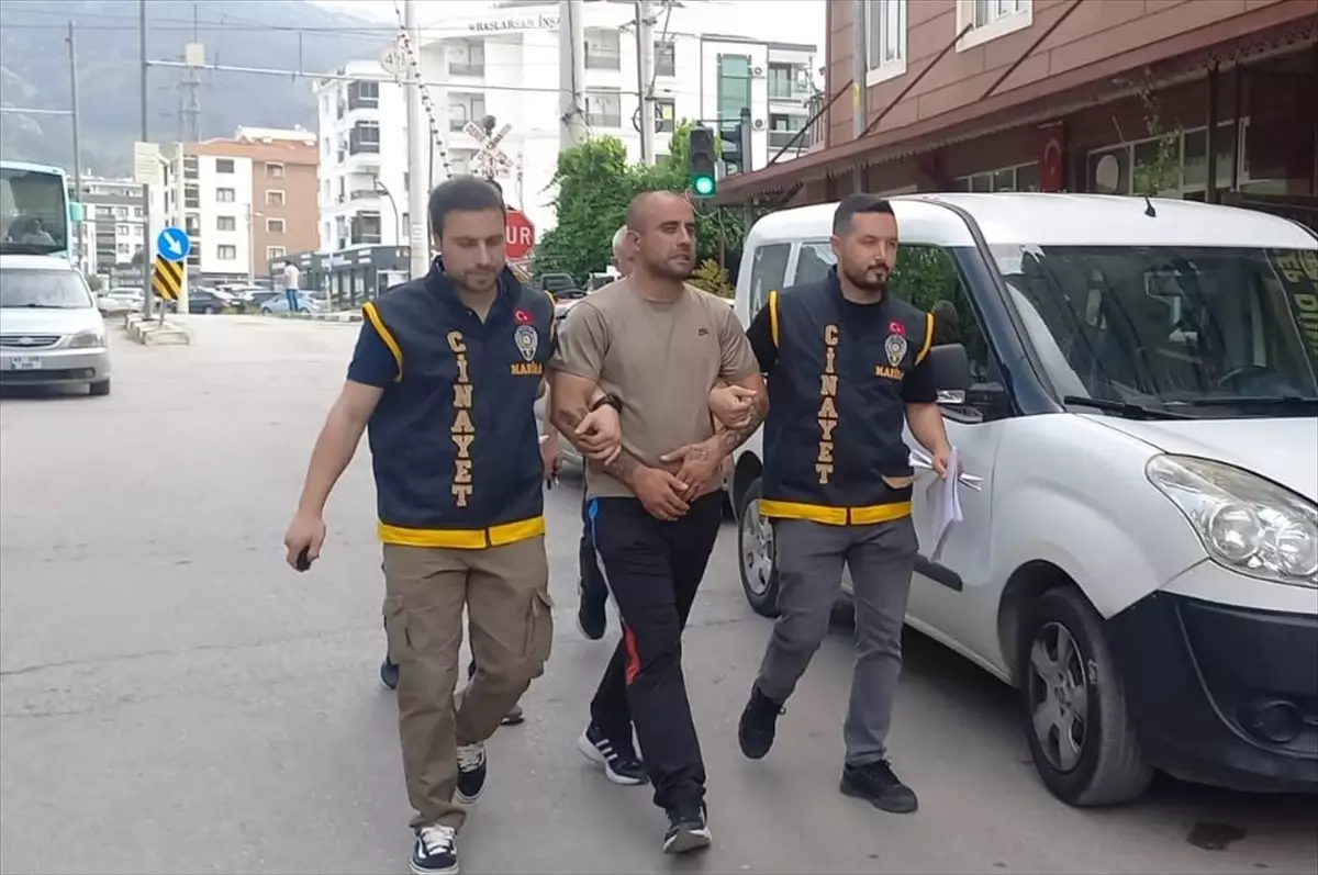 Yunusemre'de Araçlara Zarar Veren Şüpheli Yakalandı