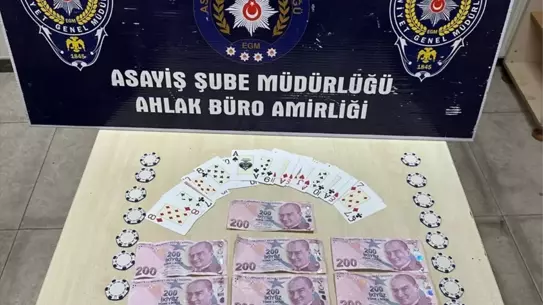 Kumar Oynayan 3 Kişiye Cezayı Kaptırdı