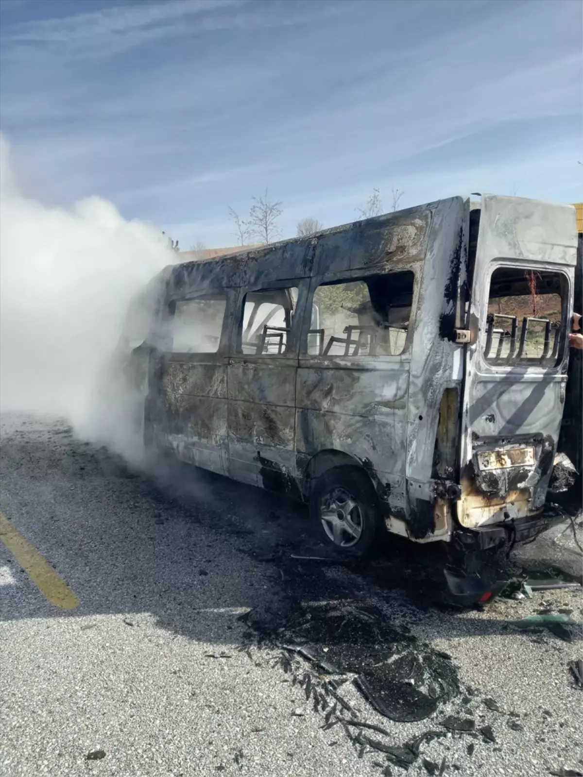 Sivas'ta Servis Minibüsünde Yangın