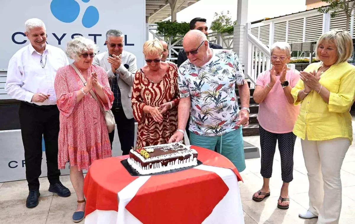30 Yıldır Kemer'i Tercih Eden Alman Çifte Teşekkür Plaque