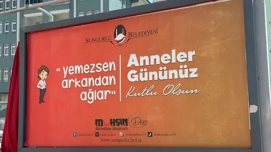 Anneler Günü'nde Neşeli Kutlama