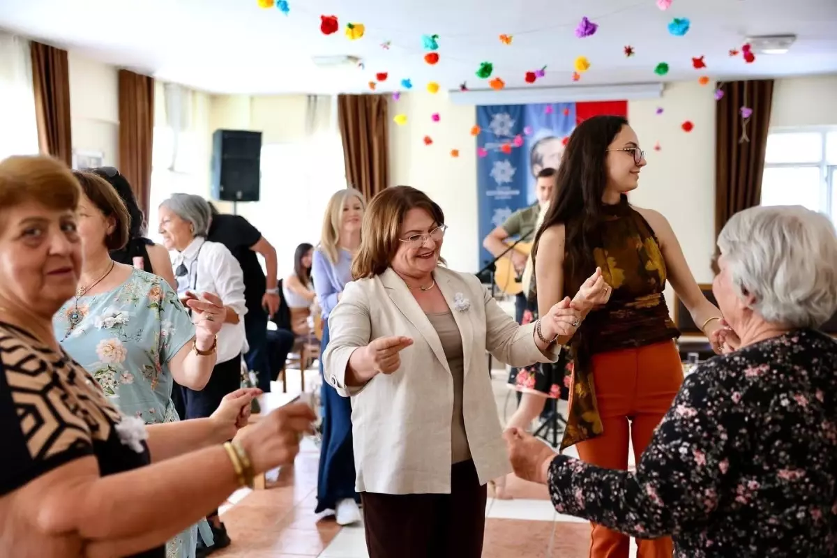 Didim Huzurevi'nde Anneler Günü Etkinliği: 'Anneciğim Ben Geldim'