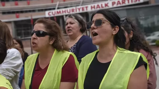 Çiğli İşçileri, CHP Genel Merkezi Önünde Eylem Yaptı
