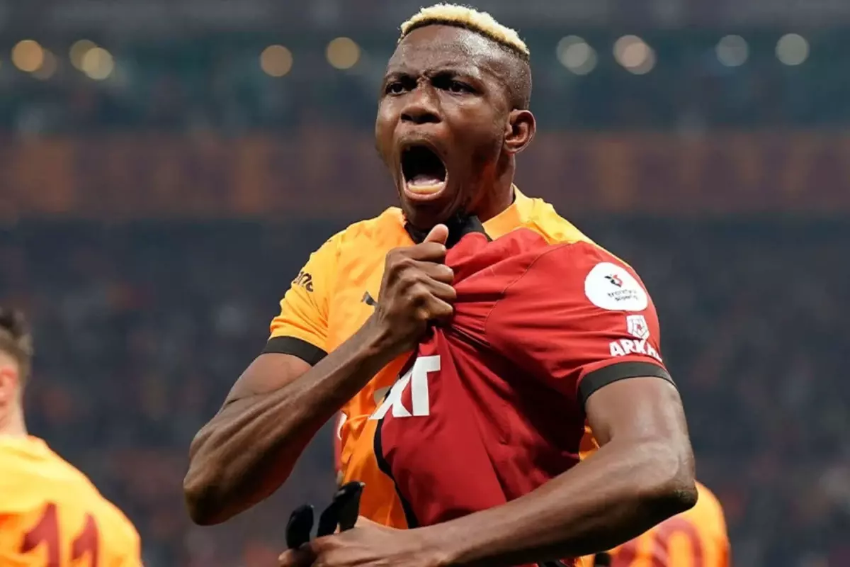 Victor Osimhen'e teklifi duyurdular! Bir ayrıntı da dikkat çekti