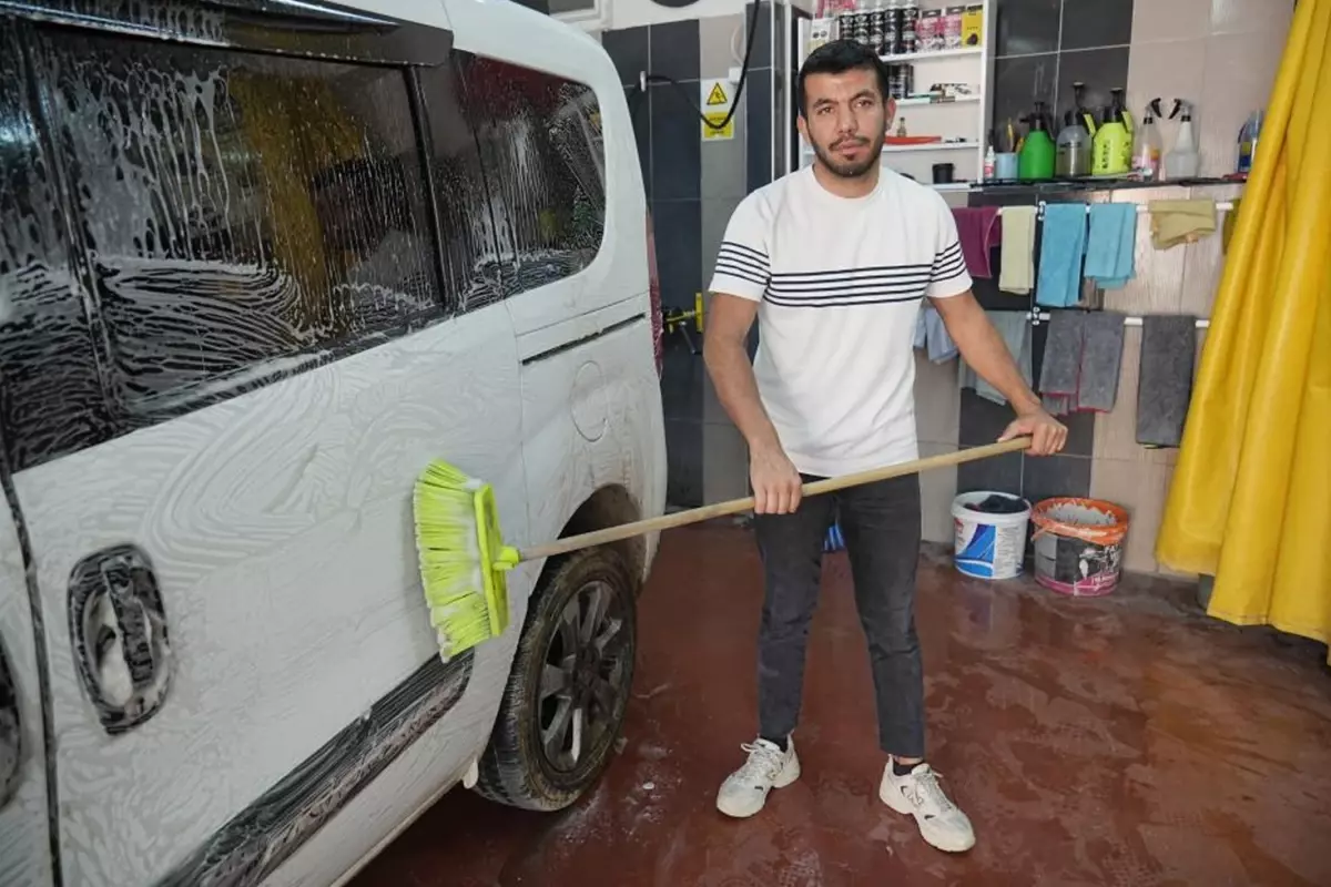 Dolandırıcıların Tuzağı, Genç Asker Olamıyor