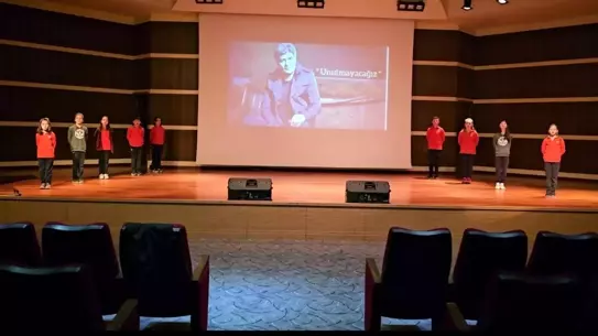 Öğrencilerden İbrahim Erkal Anısına Klip