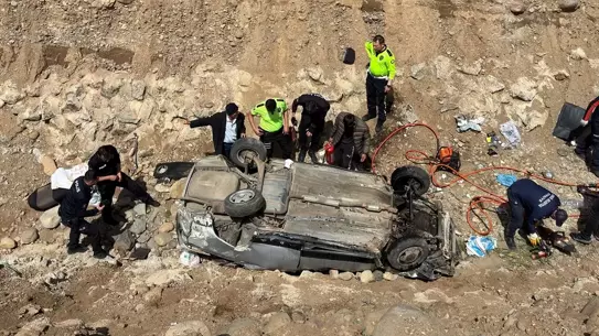 Bingöl'de Otomobil Devrildi, 7 Yaralı