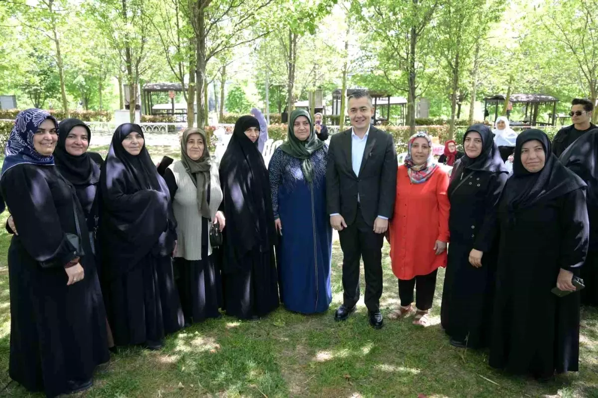Esenyurt'ta Anneler Günü Şenliği: Kadınlara Özel Piknik Etkinliği