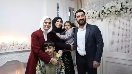 Bakan Göktaş, Gençlerin Nişan Merasimine Katıldı