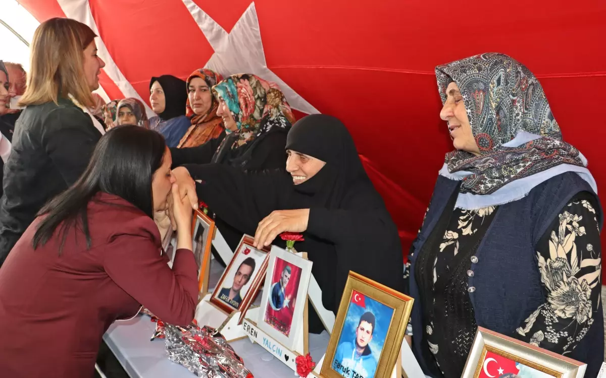 Diyarbakır'da evlat nöbetini sürdüren annelerin Anneler Günü mesajı