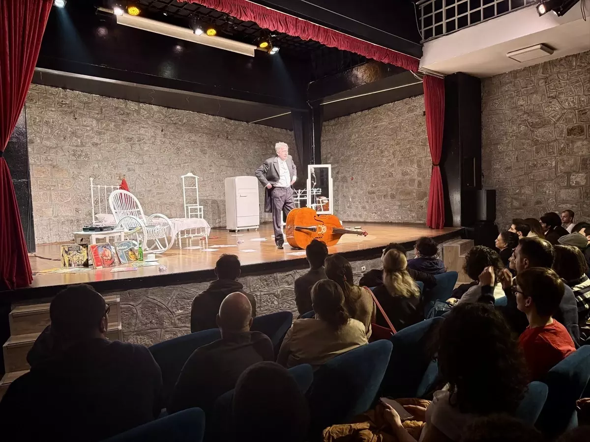 Karadeniz Tiyatro Festivali'nde İki Oyun Sergilendi