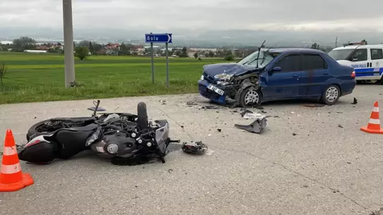Bolu'da Motosiklet-Otomobil Kazası: 6 Yaralı