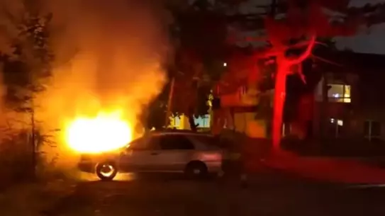 Düzce'de Park Halindeki Araç Alev Alev Yandı
