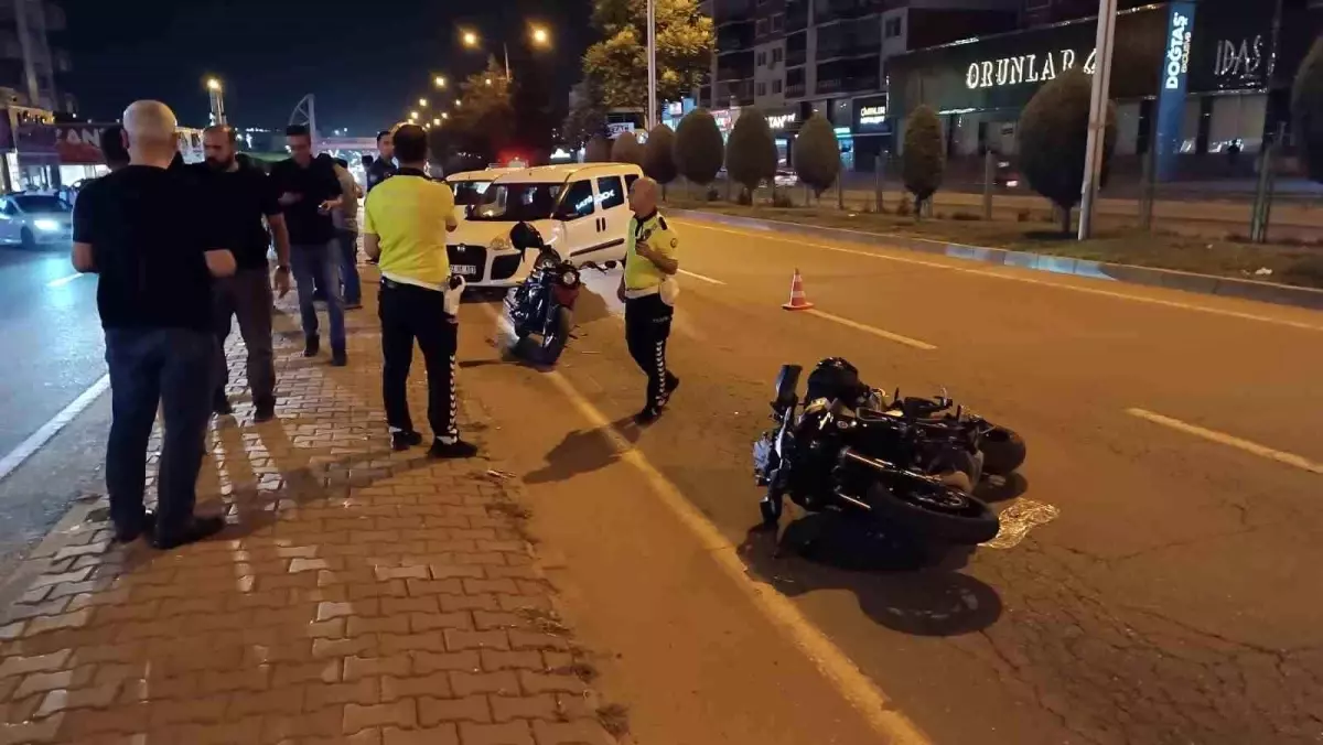 Batman'da Motosiklet Kazası: Polis Memuru ve Eşi Yaralandı