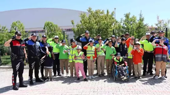 Engelli Çocukların Polis Hayali Gerçekleşti