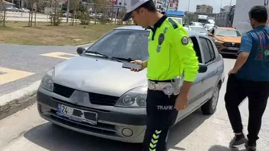Aksaray'da Plakasını Kapatıp Basına Tepki Gösteren Sürücü Yakalandı