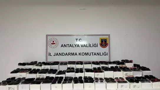 Aksu'da 1500 Kaçak Güneş Gözlüğü Ele Geçirildi