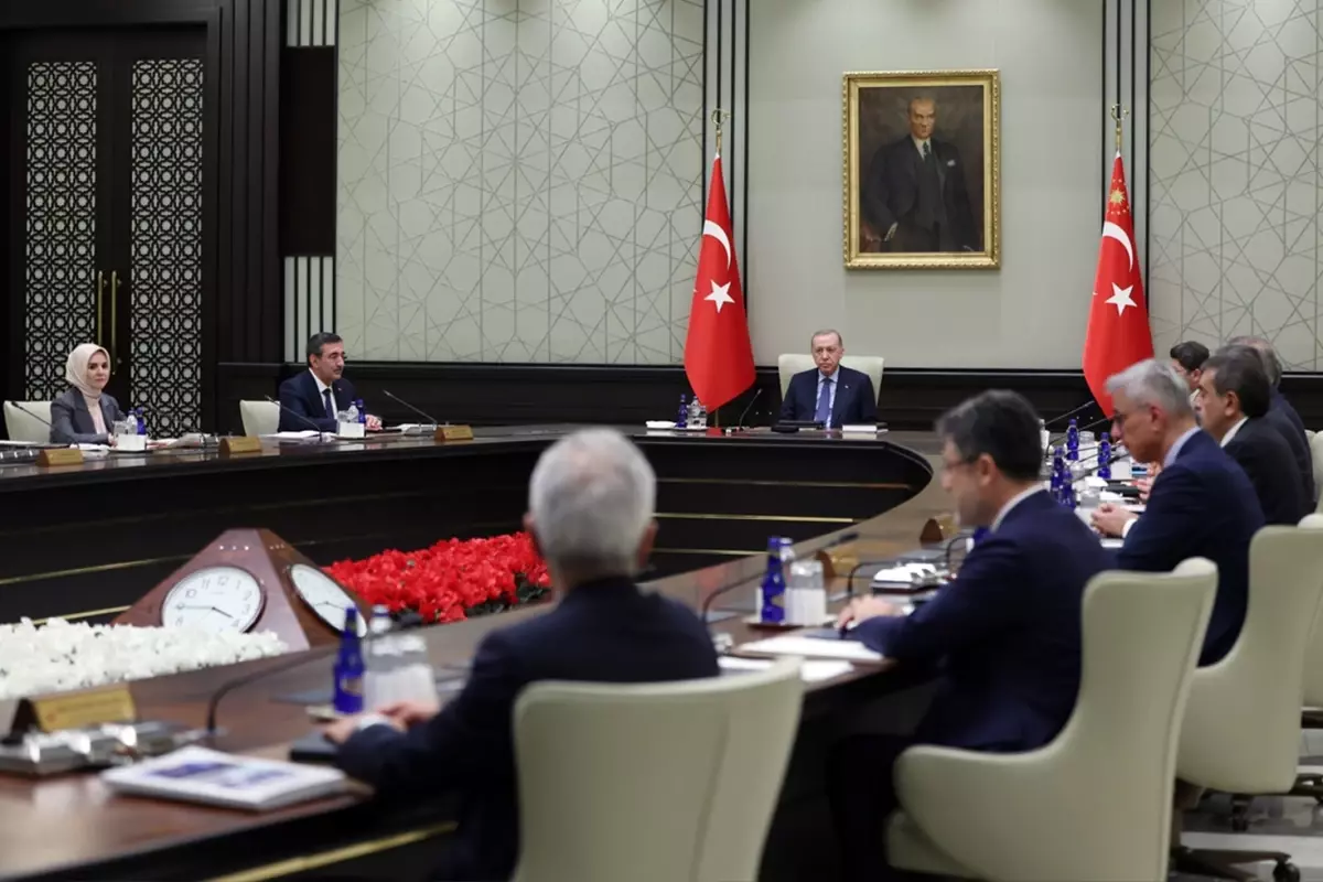 Ana gündem PKK'nın fesih kararı! Kabine Erdoğan başkanlığında toplandı!