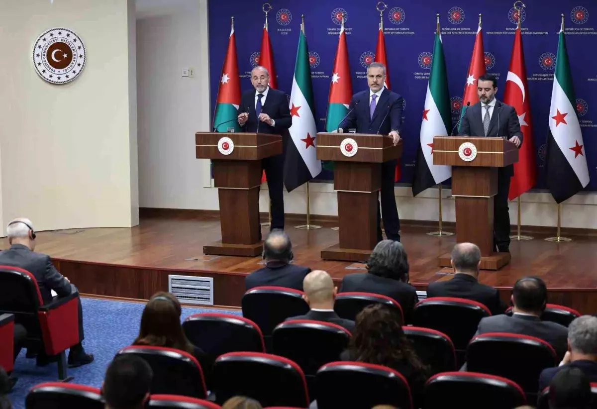 Dışişleri Bakanı Fidan: "(PKK'nın fesih kararı) Kalıcı barış ve istikrarın bölgemize hakim olması açısından ben bu kararı oldukça önemli görüyorum"