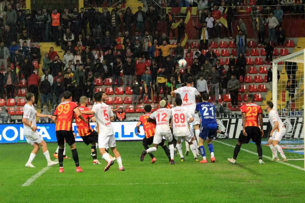 Kayserispor, Antalyaspor'u 3-1 Yendi