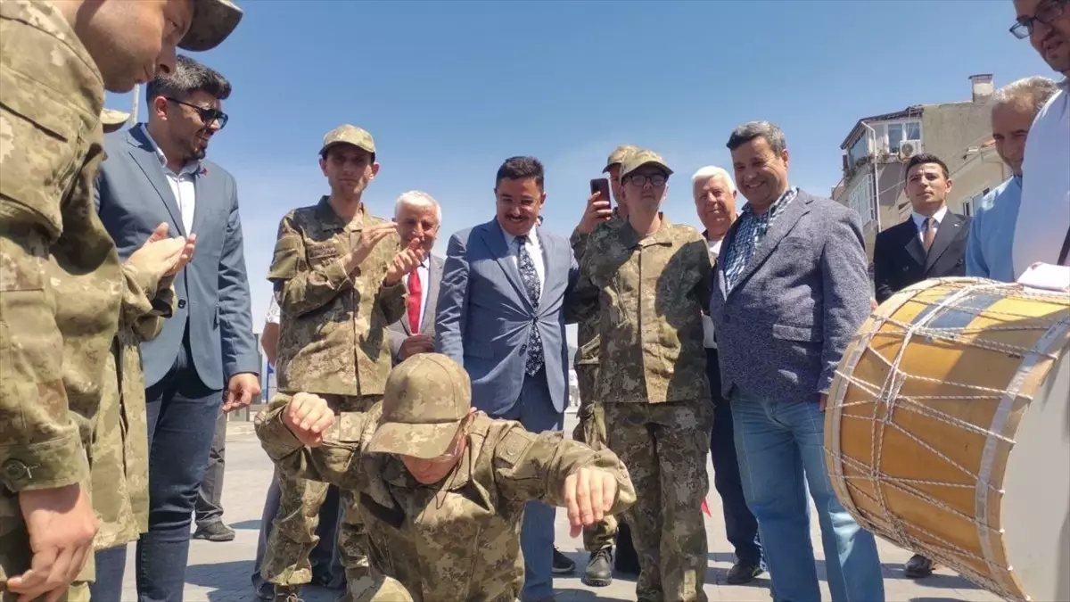 Mudanya'da Özel Gereksinimli Bireylere Asker Eğlencesi