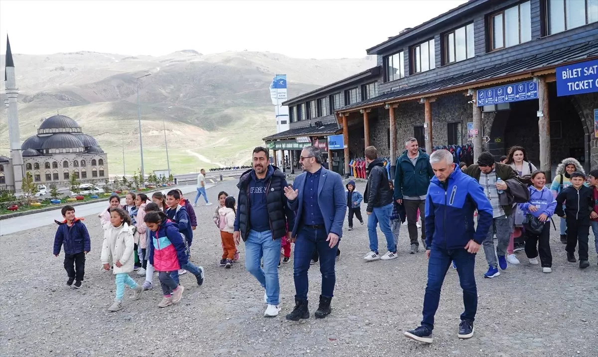 Öğrenciler Erciyes'i Ziyaret Etti