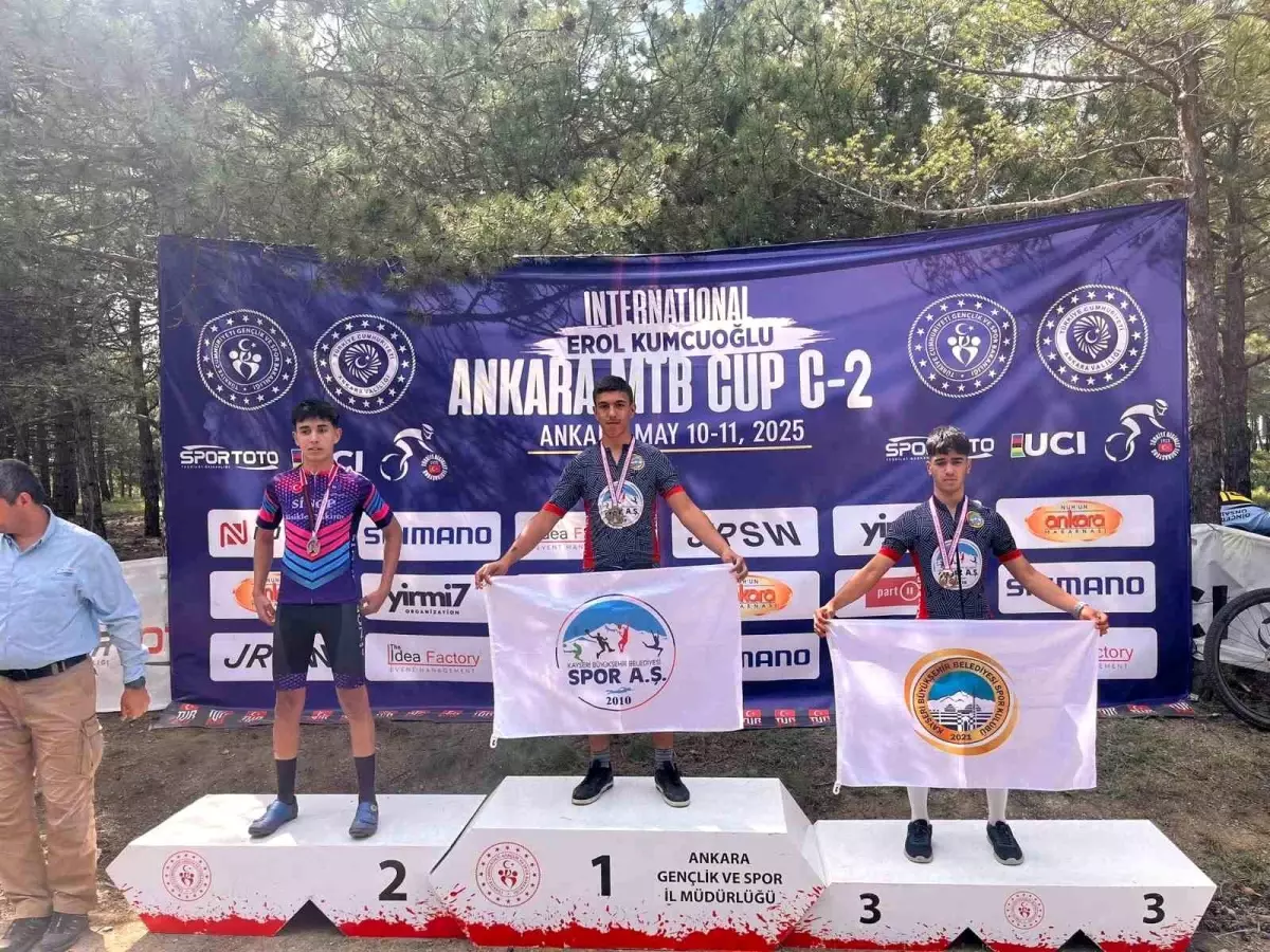 Kayserili Bisikletçiler Ankara MTB Cup'ta Altın ve Bronz Madalya Kazandı